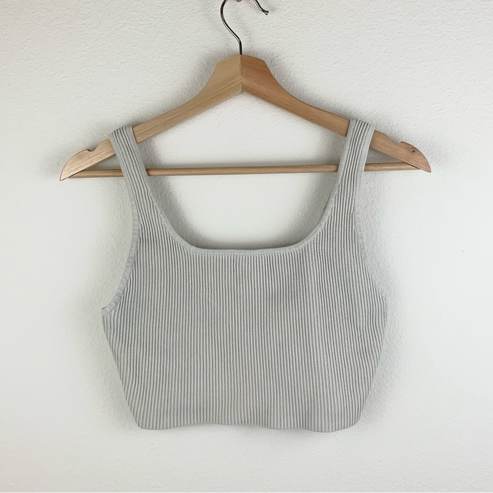 Aritzia Babaton Ribbed Sculpt Women's Crop Tank Top